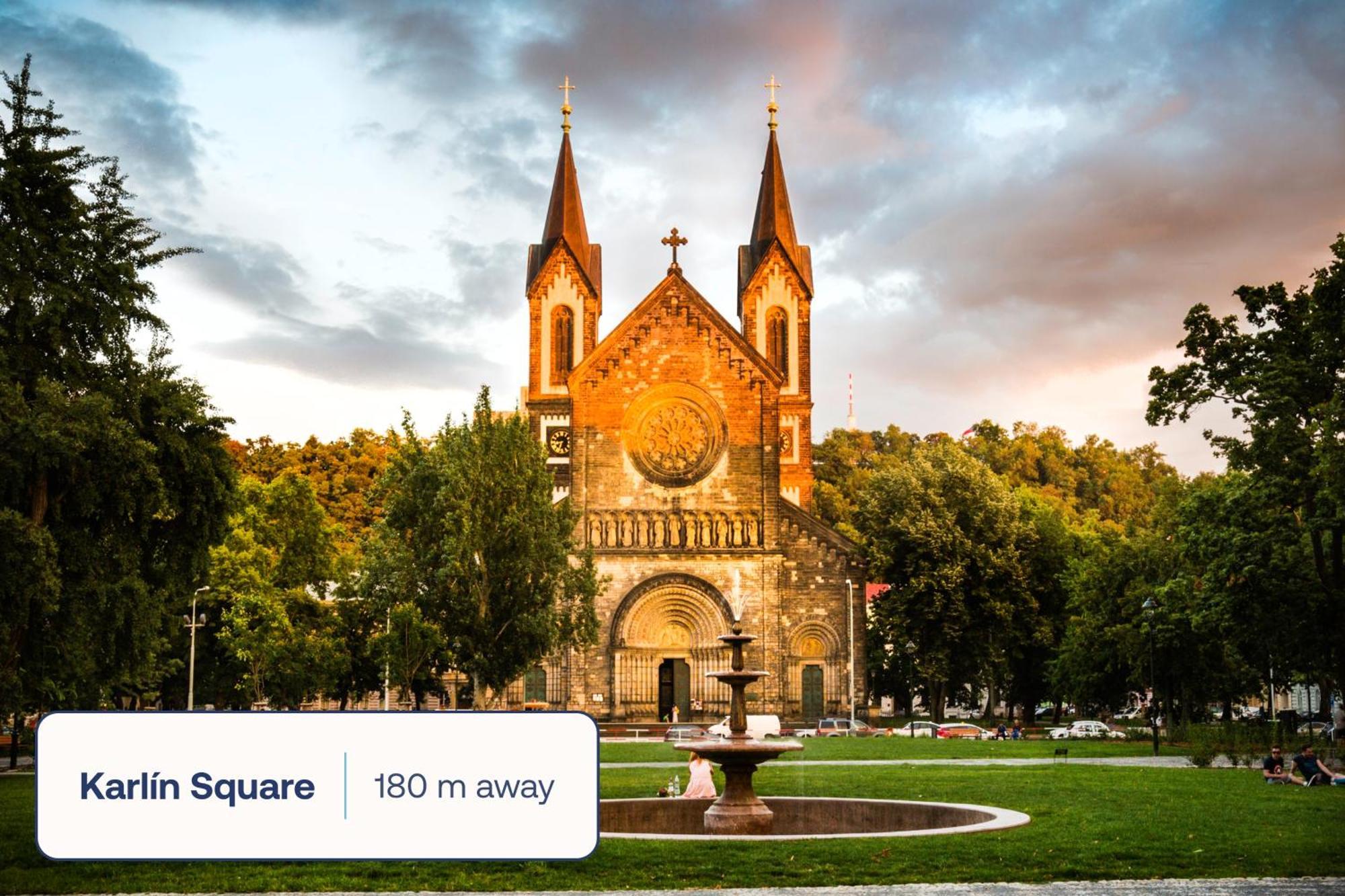 Turnkey I Karlin Square Apartments Прага Екстериор снимка